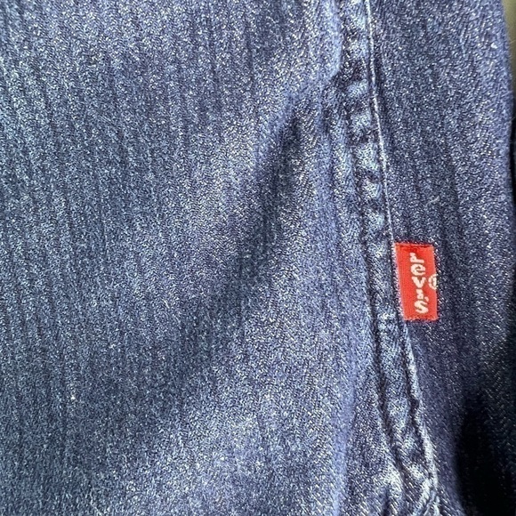 Levi’s Red Tab Denim Shirt​​​​​​​​​​​​​​​​​​​​​​​​​​​​​​​​​​​​​​​ - Picture 5 of 7